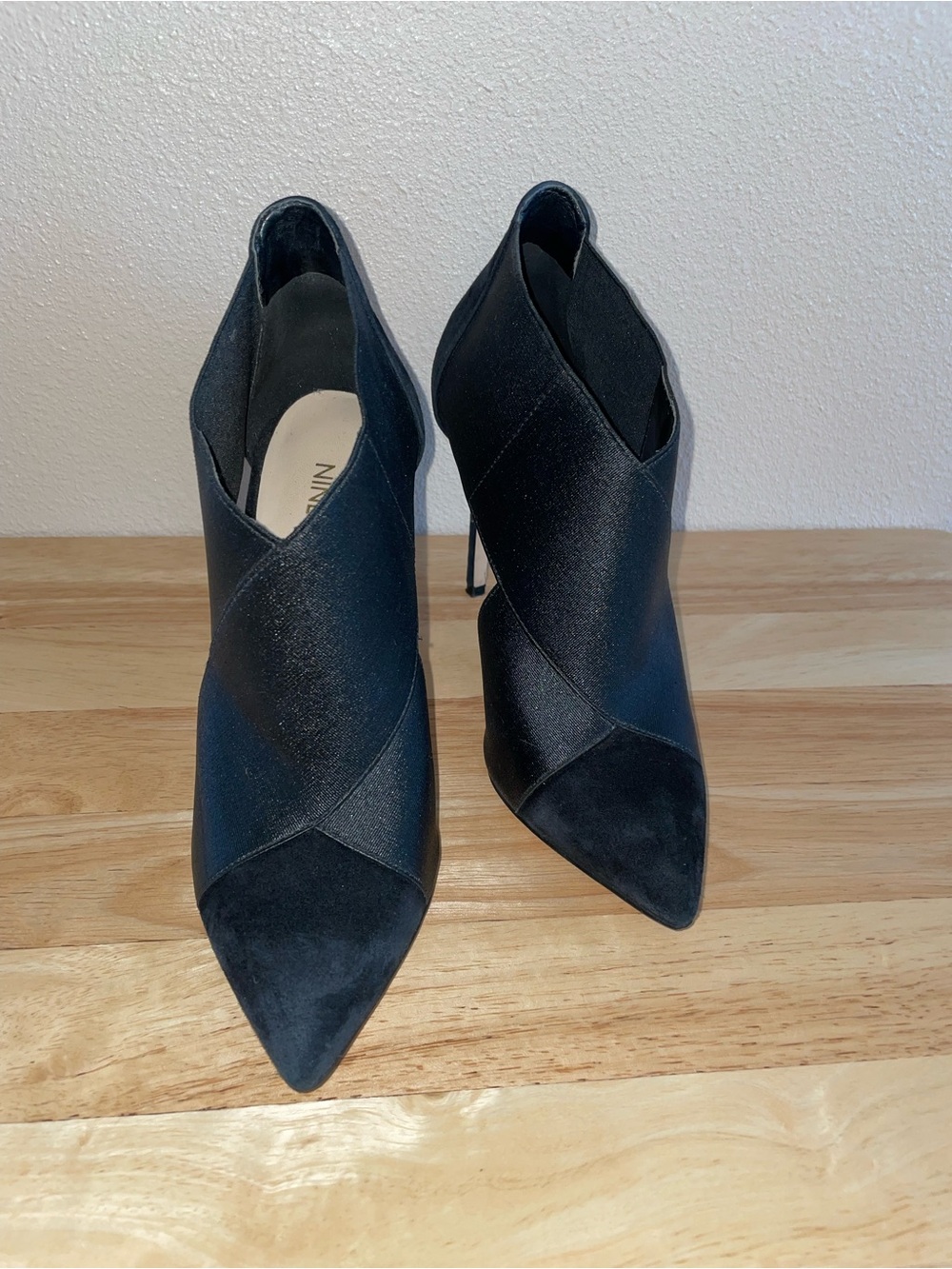 Nine West Black Pointed Toe Ankle Heels Booties Size 5 - Picture 2 of 8